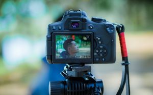 بررسی علت تار شدن تصویر دوربین