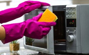 تمیز کردن ماکروویو
